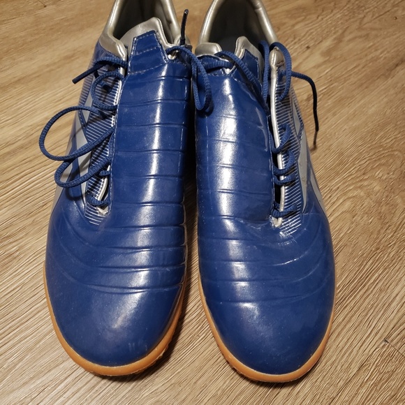 Unworn Reebok Blue Indoor Soccer Performance Shoes with Ankle Support - Picture 4 of 6